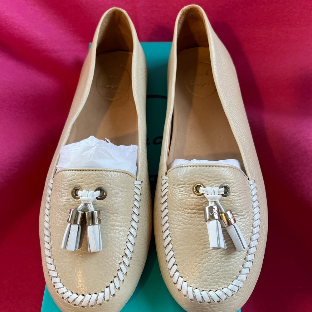 Jack Roger’s Women’s, leather flat, TERRA #1114FF0007, Bone/White, size 9.5M.